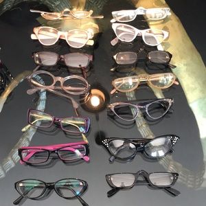 14 pairs of vintage/contemporary glasses.